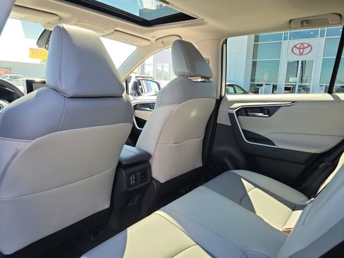 Used 2025 Toyota RAV4 XLE Premium image 14