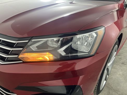 Used 2017 Volkswagen Passat 1.8T R-Line image 25