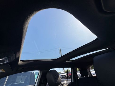 Used 2025 Mercedes-Benz GLB 250 image 31