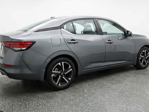 Used 2025 Nissan Sentra SV FWD image 9
