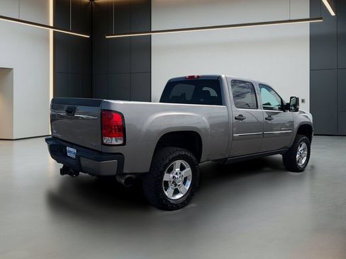 Used 2012 GMC Sierra 2500 Denali w/ Suspension Package, Off-Road AWD/4WD image 6