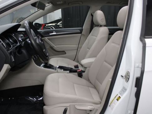 Used 2018 Volkswagen Golf SE FWD image 11