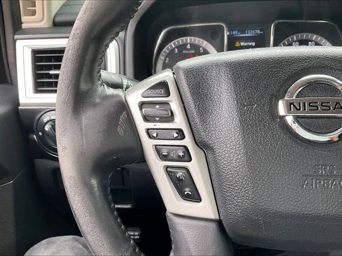Used 2017 Nissan Titan SV image 21