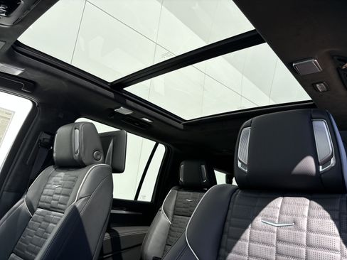 New 2026 Cadillac Escalade ESV Platinum Sport AWD/4WD image 19