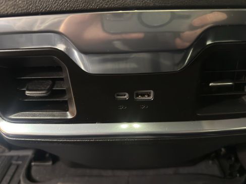 Used 2025 GMC Sierra 1500 Elevation image 15