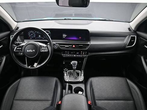Used 2024 Kia Seltos EX AWD/4WD image 13