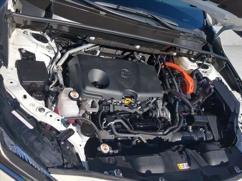 Certified 2022 Toyota Venza LE image 22