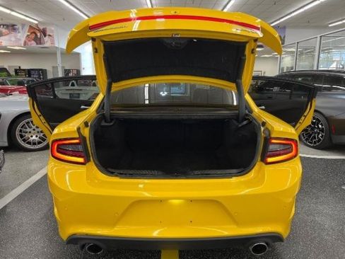 Used 2017 Dodge Charger SRT w/ Harman/Kardon Audio Group RWD image 38