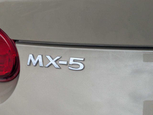 Used 2023 MAZDA MX-5 Miata Grand Touring RWD image 15