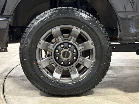 Used 2023 Ford F250 Lariat w/ Sport Appearance Package AWD/4WD image 27