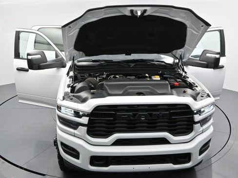 Used 2025 RAM 3500 Big Horn AWD/4WD image 36
