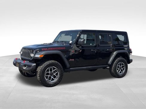 Used 2025 Jeep Wrangler Unlimited Rubicon AWD/4WD image 3