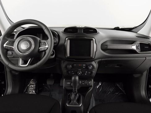 Certified 2023 Jeep Renegade Latitude image 2