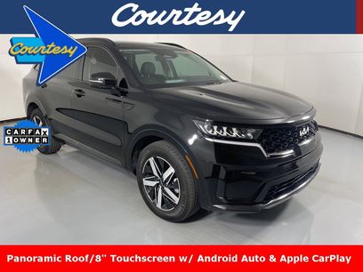 Used 2023 Kia Sorento S w/ Panoramic Sunroof Package