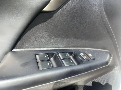 Used 2015 Lexus CT 200h FWD image 18