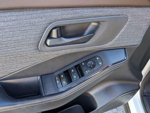 Used 2021 Nissan Rogue S image 12