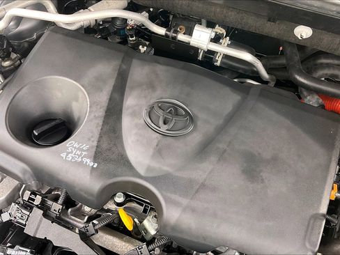 Used 2023 Toyota RAV4 SE image 36