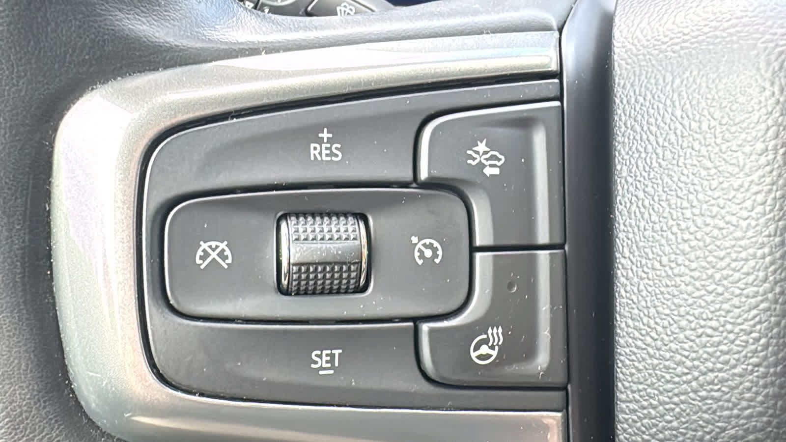 Used 2024 Chevrolet Silverado 1500 LT AWD/4WD image 11