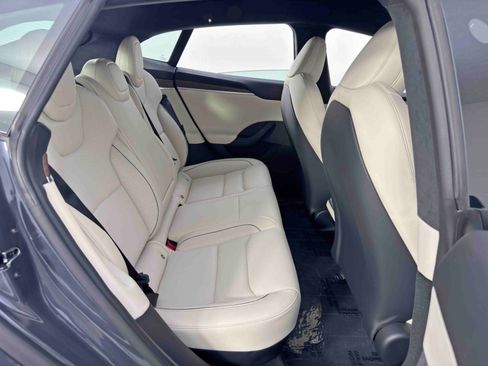 Used 2021 Tesla Model S Plaid image 40