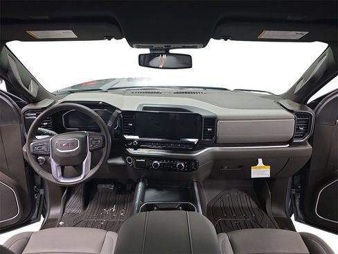 New 2026 GMC Sierra 2500 SLT w/ SLT Premium Package image 9