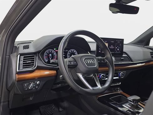 Used 2023 Audi Q5 2.0T Prestige w/ Prestige Package image 17