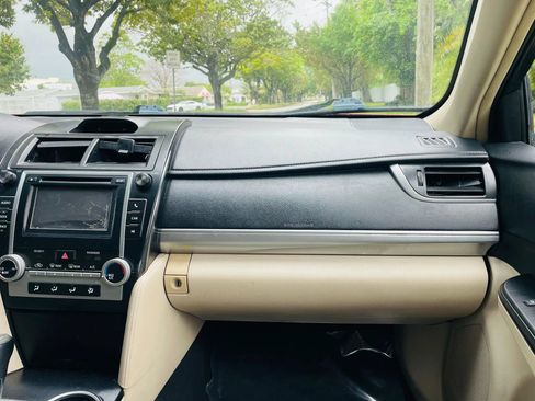 Used 2012 Toyota Camry LE image 13