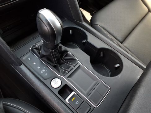 Certified 2023 Volkswagen Atlas SE FWD image 31