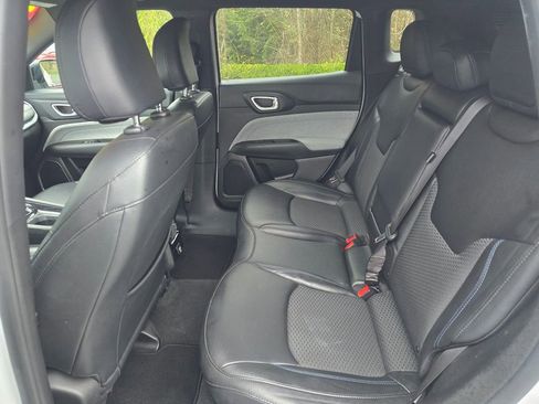 Used 2024 Jeep Compass Latitude image 9