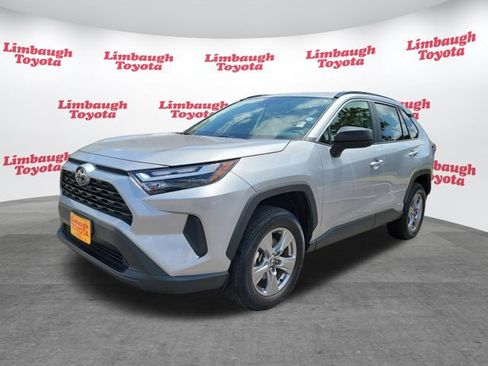 Used 2025 Toyota RAV4 LE AWD/4WD image 18