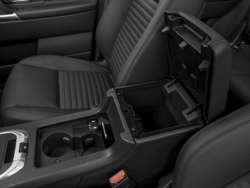 Used 2017 Land Rover Discovery Sport HSE image 14