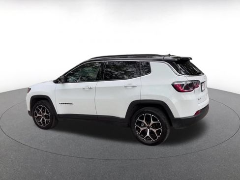Used 2025 Jeep Compass Limited AWD/4WD image 10