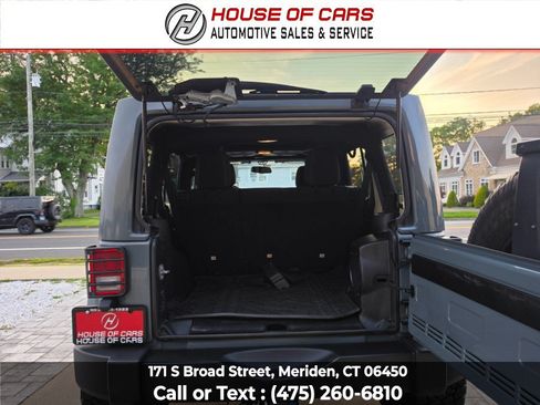 Used 2014 Jeep Wrangler Unlimited Sahara w/ Max Tow Package AWD/4WD image 45