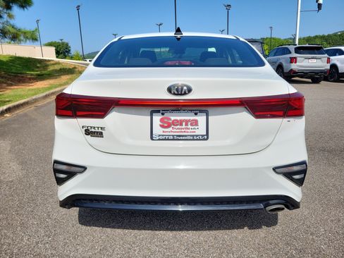 Used 2019 Kia Forte LXS FWD image 4