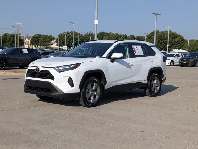 Certified 2025 Toyota RAV4 XLE AWD/4WD image 9