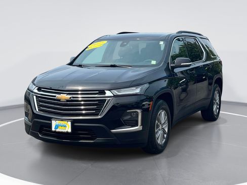 Used 2023 Chevrolet Traverse LT FWD image 3
