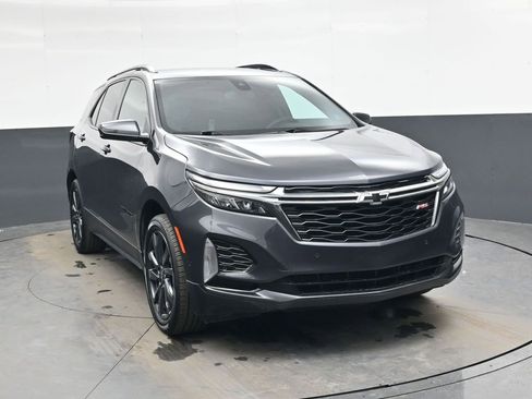 Used 2023 Chevrolet Equinox RS image 2