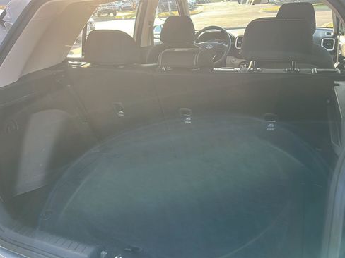 Used 2025 Hyundai Venue SEL FWD image 16