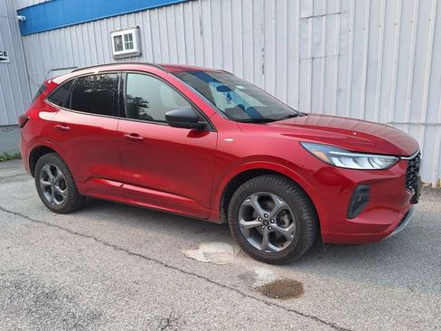 Used 2023 Ford Escape ST-Line w/ Tech Pack #1 AWD/4WD image 4