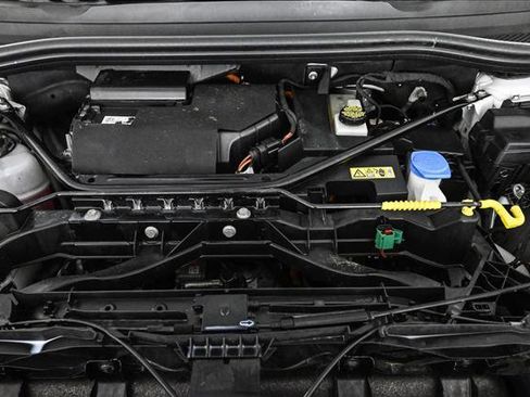 Certified 2023 Audi Q4 e-tron Prestige image 24