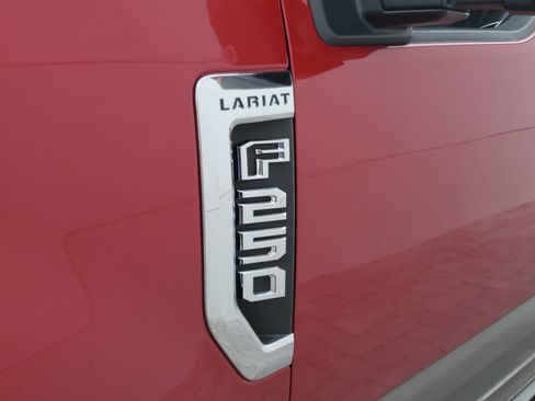 Used 2022 Ford F250 Lariat w/ FX4 Off-Road Package image 8