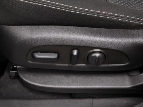 Used 2022 GMC Terrain SLE w/ Driver Convenience Package FWD image 25