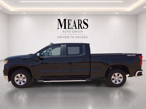 Used 2025 Chevrolet Silverado 1500 LT AWD/4WD image 2