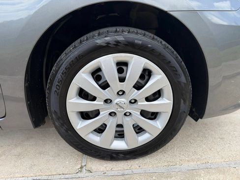 Used 2019 Nissan Sentra S FWD image 36