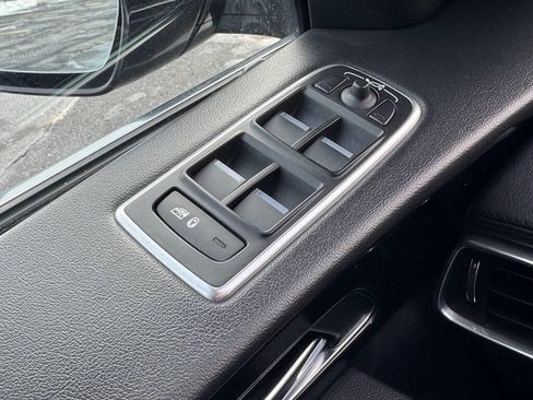 Used 2020 Jaguar F-PACE Prestige image 25