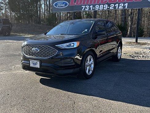 Used 2023 Ford Edge SE image 3