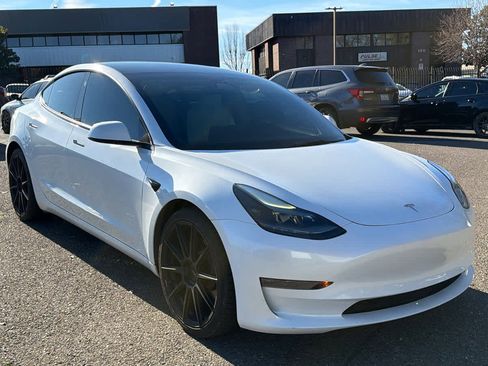 Used 2023 Tesla Model 3 Performance image 3