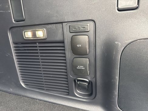 Used 2025 Lincoln Navigator L Reserve image 17