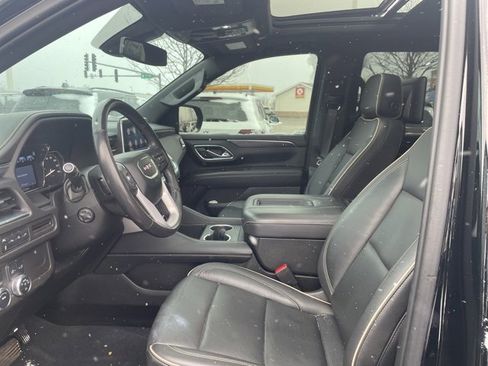 Used 2021 GMC Yukon SLT w/ SLT Premium Package image 9