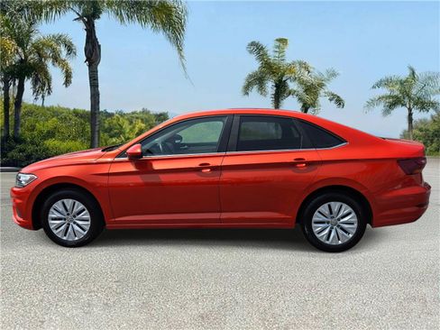 Used 2019 Volkswagen Jetta S image 2