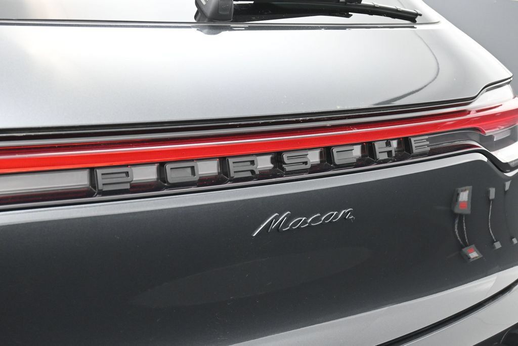 Certified 2026 Porsche Macan AWD/4WD image 14